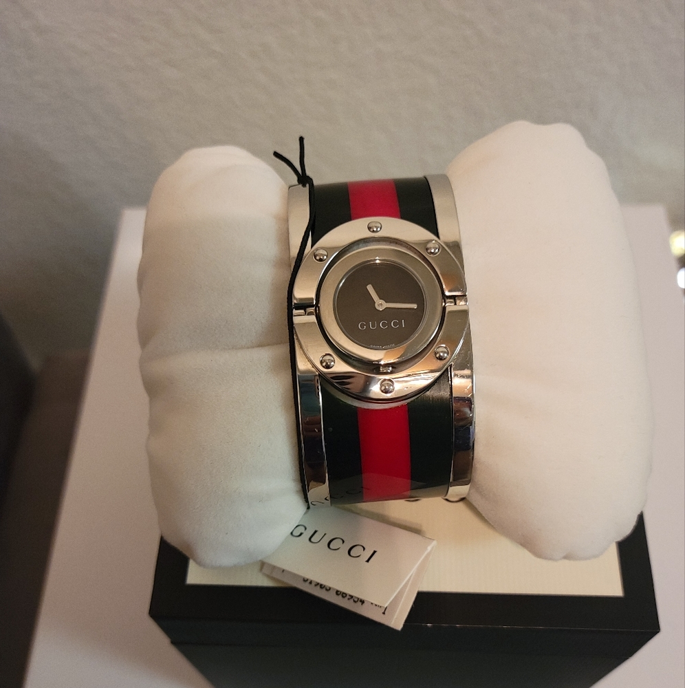 Gucci Twirl Women's Watch- Model YA112417